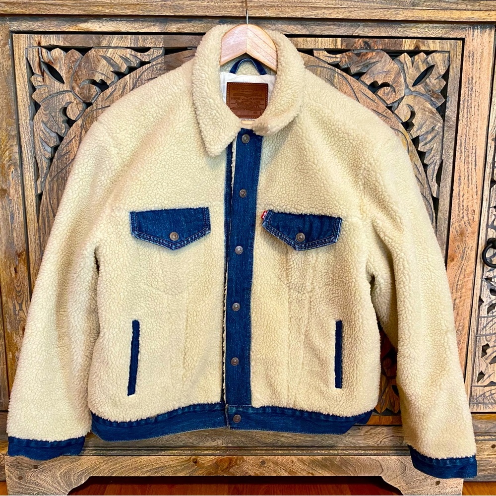 Sherpa Levi’s Denim Jacket SZ Lg